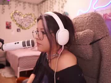 Roxysuh May 25, 2026 Chaturbate stream image