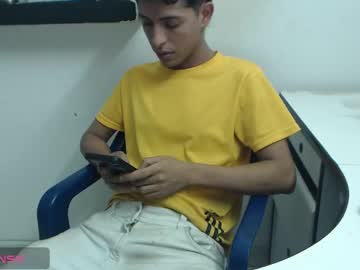 Andrescoll25 May 26, 2026 Chaturbate stream image