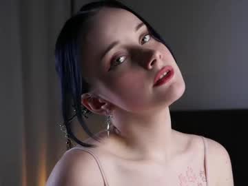 Jonnienita May 27, 2026 Chaturbate stream image
