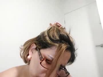 Submissivelatintight18 May 27, 2026 Chaturbate stream image