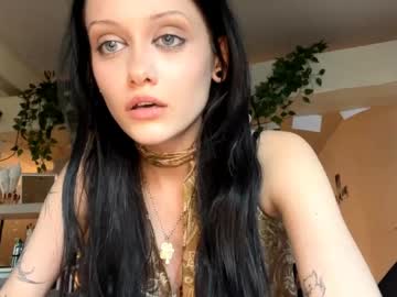 Holliedavine May 28, 2026 Chaturbate stream image