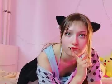 Yellow_Songbird June 15, 2026 Chaturbate stream image