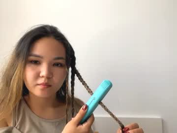 Charlinepalme July 01, 2026 Chaturbate stream image