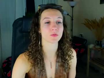 Hotlaracroft July 02, 2026 Chaturbate stream image