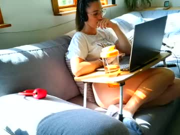 Emyxxl July 08, 2026 Chaturbate stream image
