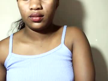 Lovelylarra July 09, 2026 Chaturbate stream image