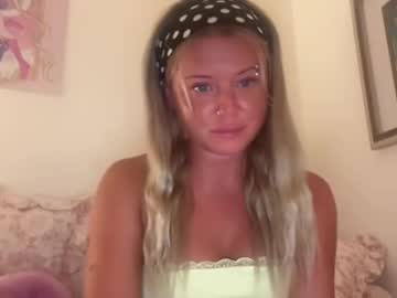 Hellokittyluverr July 10, 2026 Chaturbate stream image